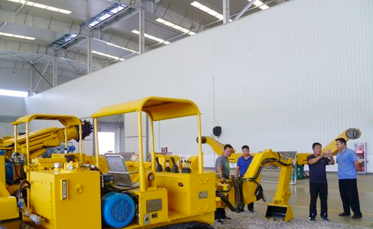 側卸式裝巖機 側卸式裝巖機